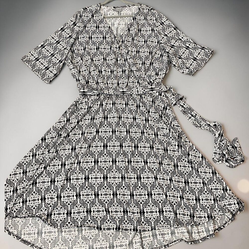 Avenue Plus Size 30 32 Faux Wrap Dress Black White Damask Medallion Midi Stretch